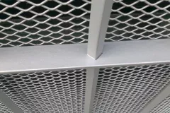 Fenstergitter-pulverbeschichtet-mit-Streckmetall-hinterlegt