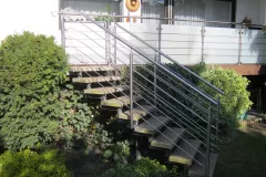 Querstabgelaender-mit-Traversenhalter