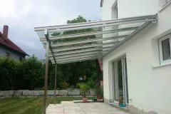Terrassenüberdachung aus Edelstahl mit Unterbeschattung