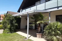 Terrassenueberdachung aus Stahl verzinkt pulverbeschichtet mit Unterbeschattung