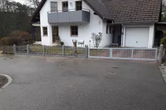 Zaun-mit-Drehtor-verzinkt-pulverbeschichtet